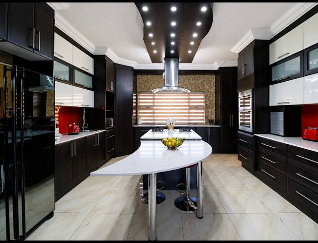 4 BEDROOM GOLF ESTATE FOR SALE IN BLUE VALLEY GOLF ESTATE